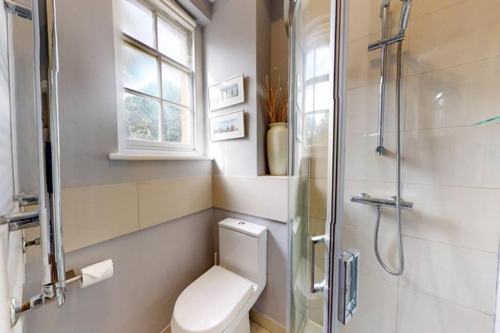 Modern 2 Bed Flat - The Black Dog Pub Apt - 6 Mins From Vauxhall Station Londres Extérieur photo