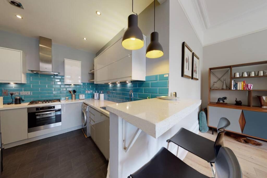 Modern 2 Bed Flat - The Black Dog Pub Apt - 6 Mins From Vauxhall Station Londres Extérieur photo
